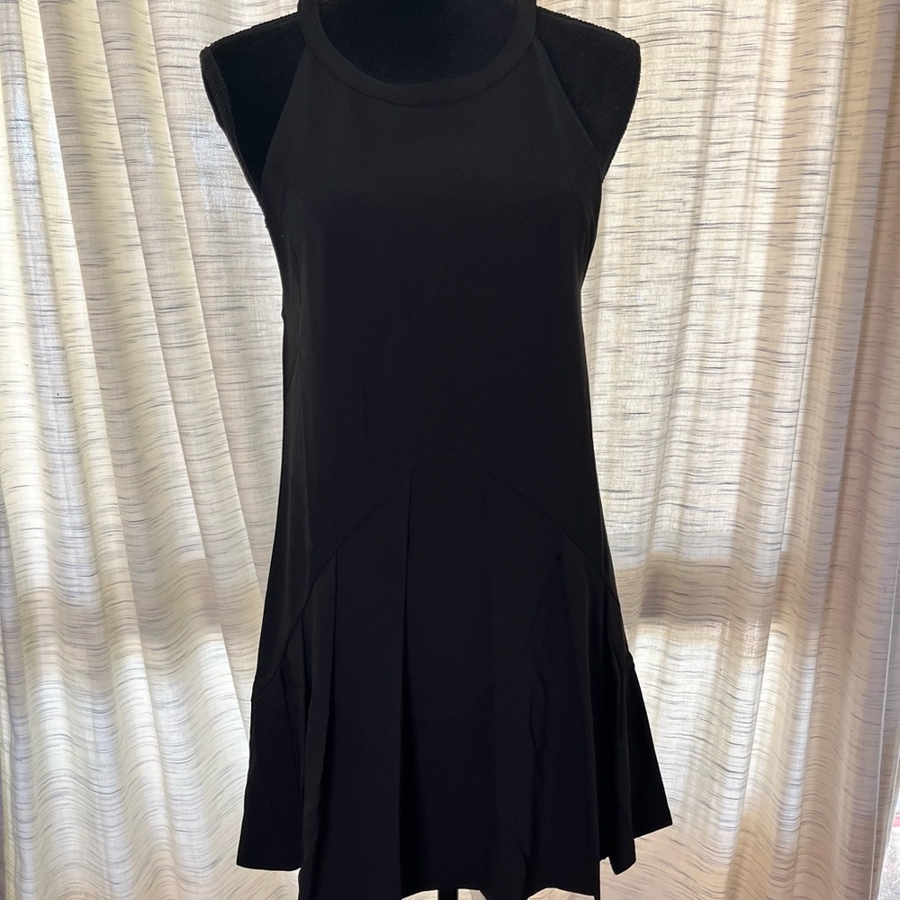 Elegant Black Sleeveless Dress